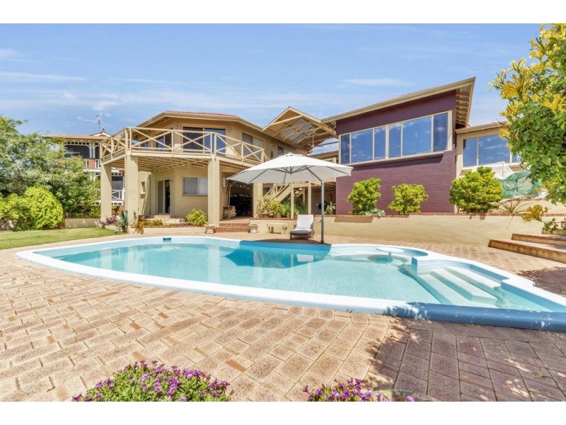 31 Hill Street, Halls Head WA 6210
