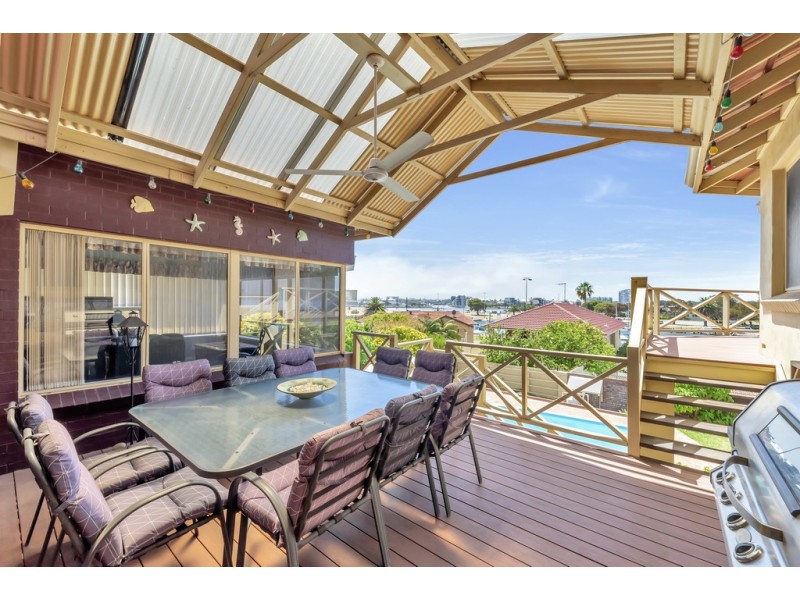31 Hill Street, Halls Head WA 6210