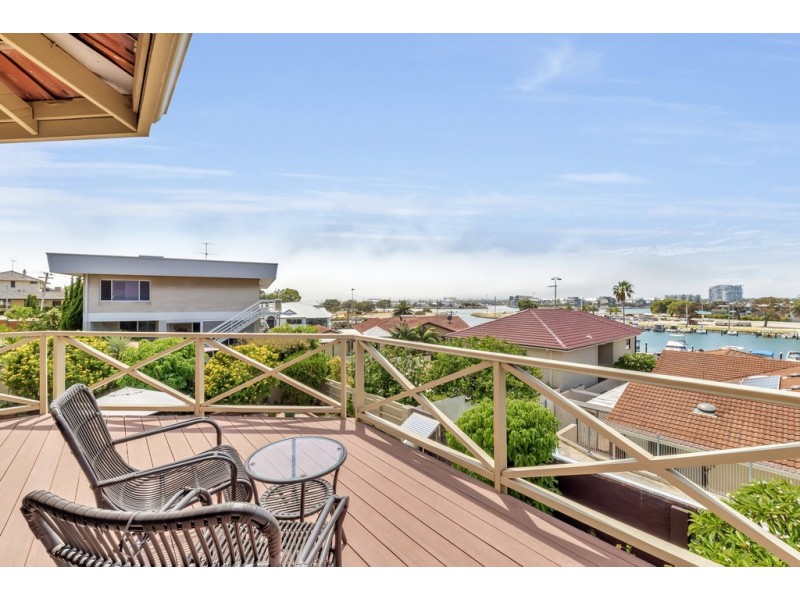 31 Hill Street, Halls Head WA 6210