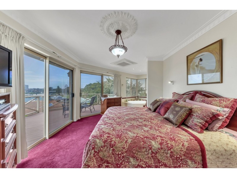 31 Hill Street, Halls Head WA 6210