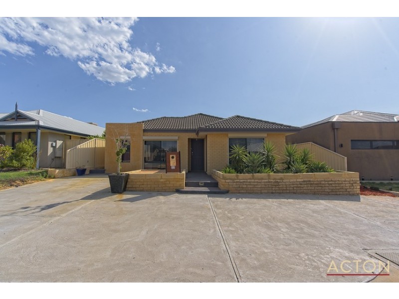 17 Lascelles Circus, Lakelands WA 6180