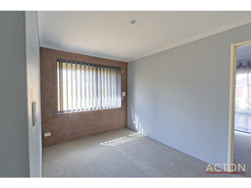 17 Lascelles Circus, Lakelands WA 6180