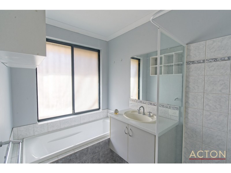 17 Lascelles Circus, Lakelands WA 6180