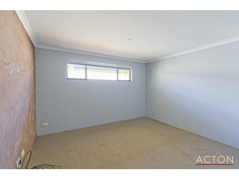 17 Lascelles Circus, Lakelands WA 6180