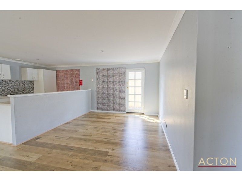 17 Lascelles Circus, Lakelands WA 6180