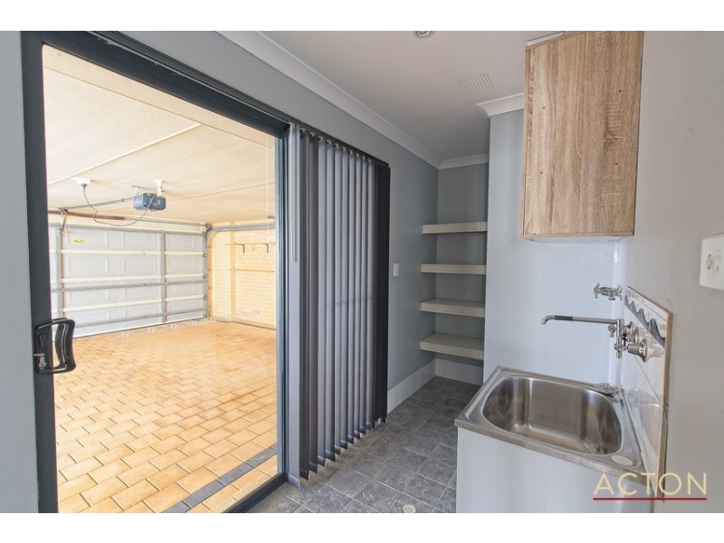 17 Lascelles Circus, Lakelands WA 6180