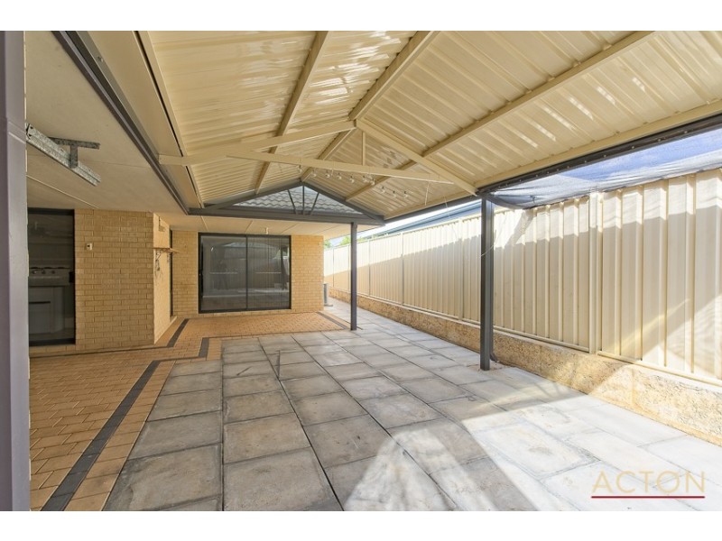 17 Lascelles Circus, Lakelands WA 6180