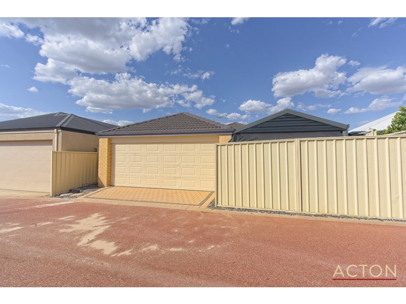 17 Lascelles Circus, Lakelands WA 6180