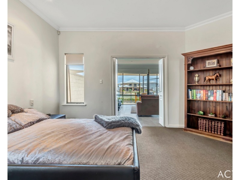 18 Tasman Loop, Dudley Park WA 6210