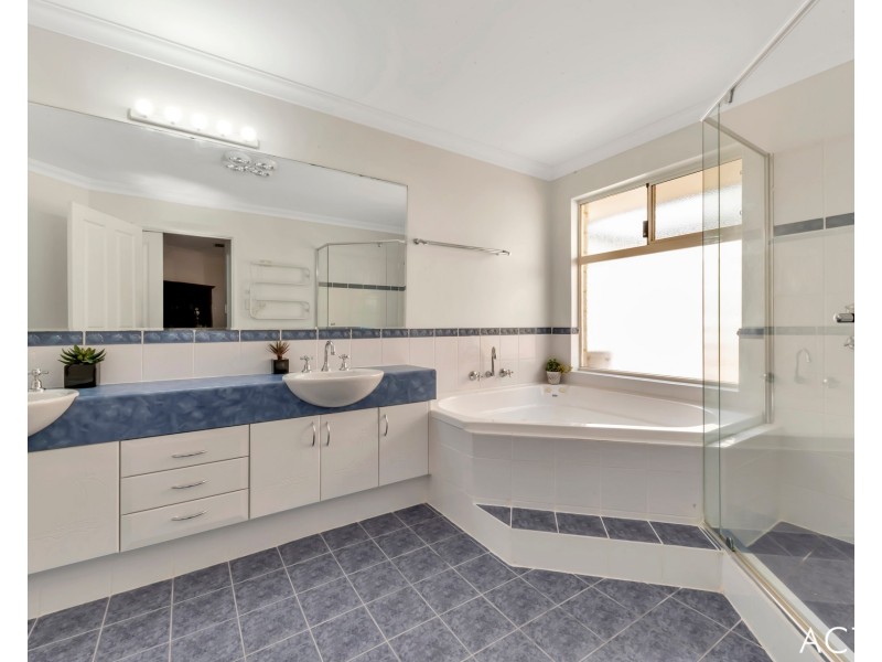 18 Tasman Loop, Dudley Park WA 6210