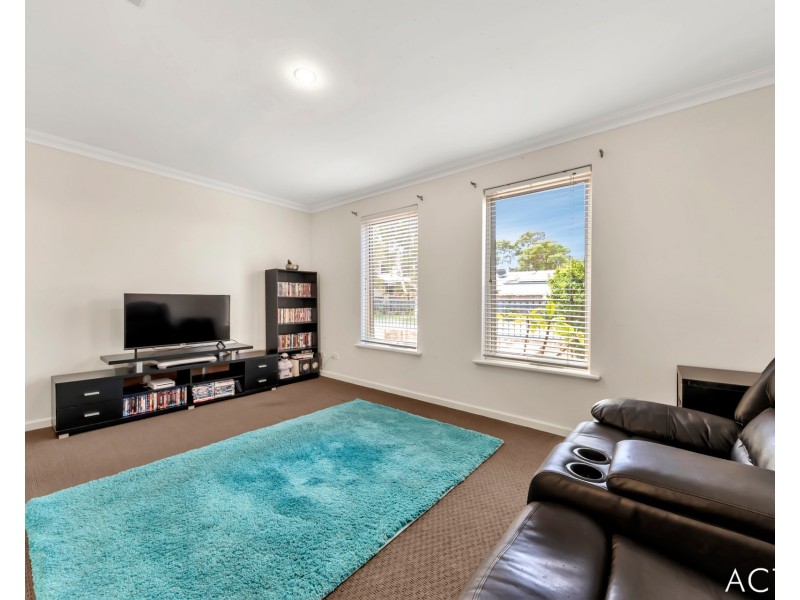 18 Tasman Loop, Dudley Park WA 6210