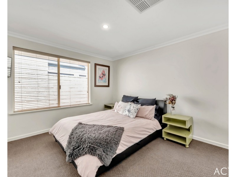 18 Tasman Loop, Dudley Park WA 6210
