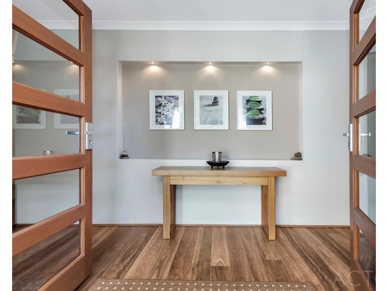 20 Gael Place, Dudley Park WA 6210