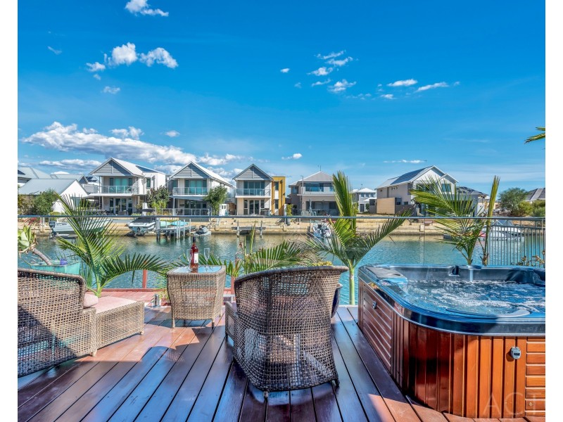 20 Gael Place, Dudley Park WA 6210