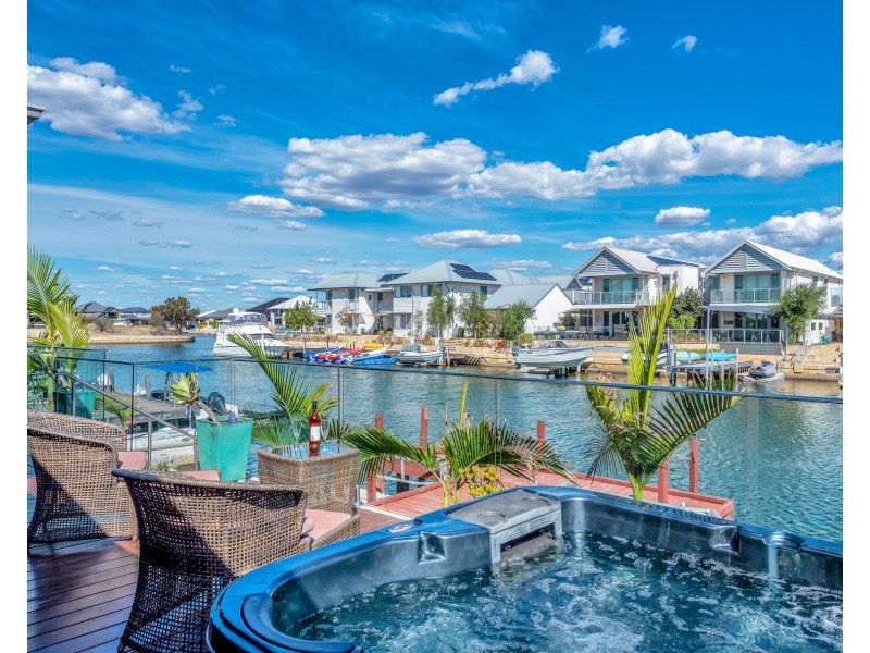 20 Gael Place, Dudley Park WA 6210