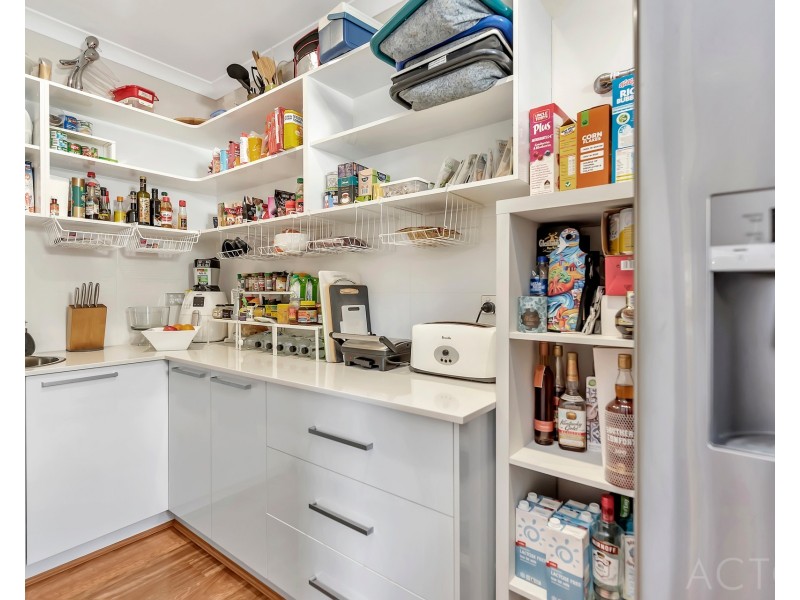 20 Gael Place, Dudley Park WA 6210
