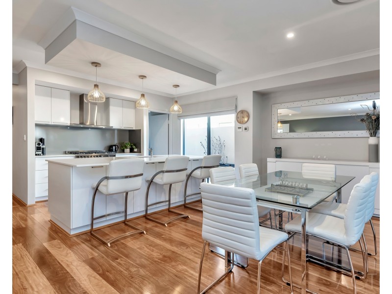 20 Gael Place, Dudley Park WA 6210