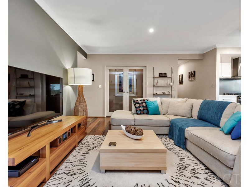 20 Gael Place, Dudley Park WA 6210