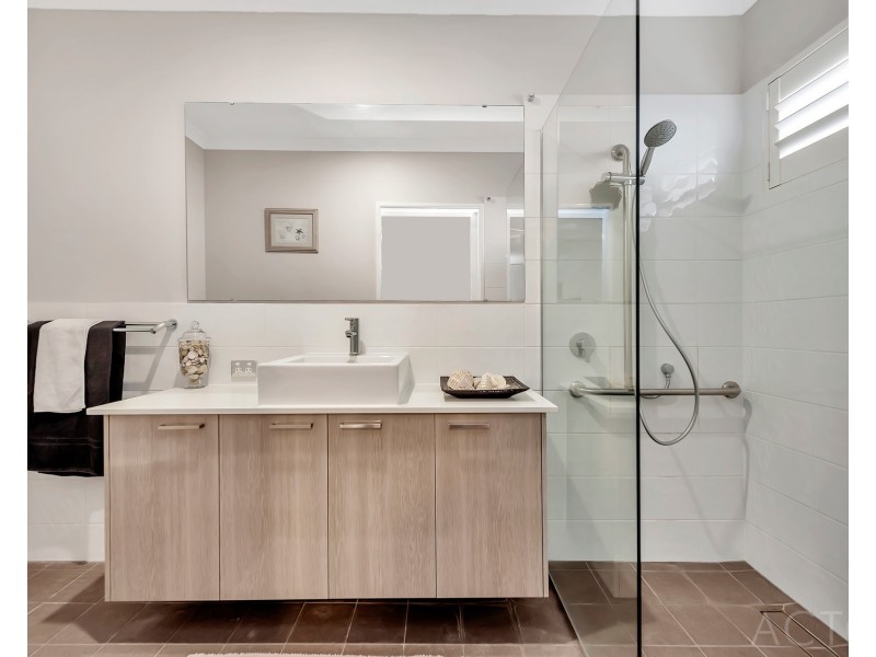 20 Gael Place, Dudley Park WA 6210