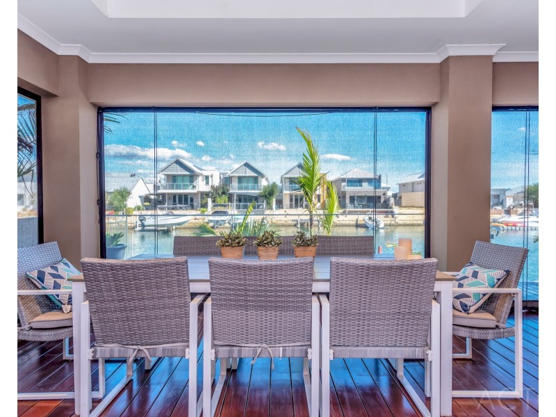 20 Gael Place, Dudley Park WA 6210