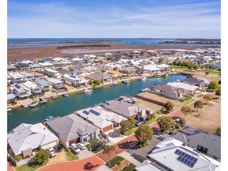 20 Gael Place, Dudley Park WA 6210