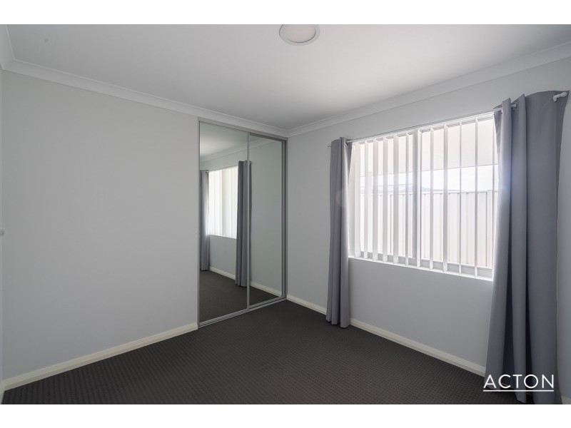 4 Yerilla Road, Golden Bay WA 6174