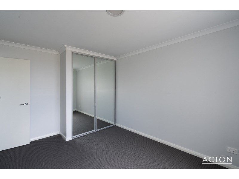 4 Yerilla Road, Golden Bay WA 6174