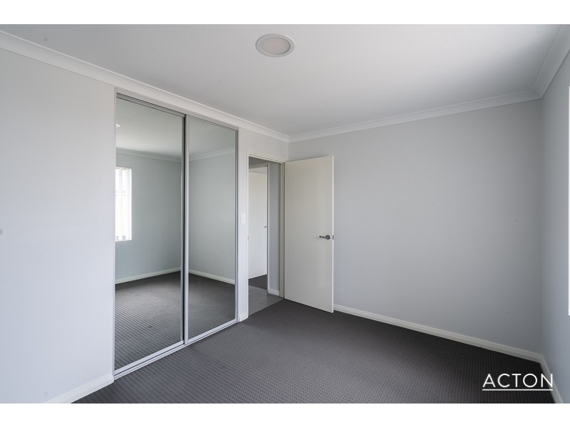 4 Yerilla Road, Golden Bay WA 6174