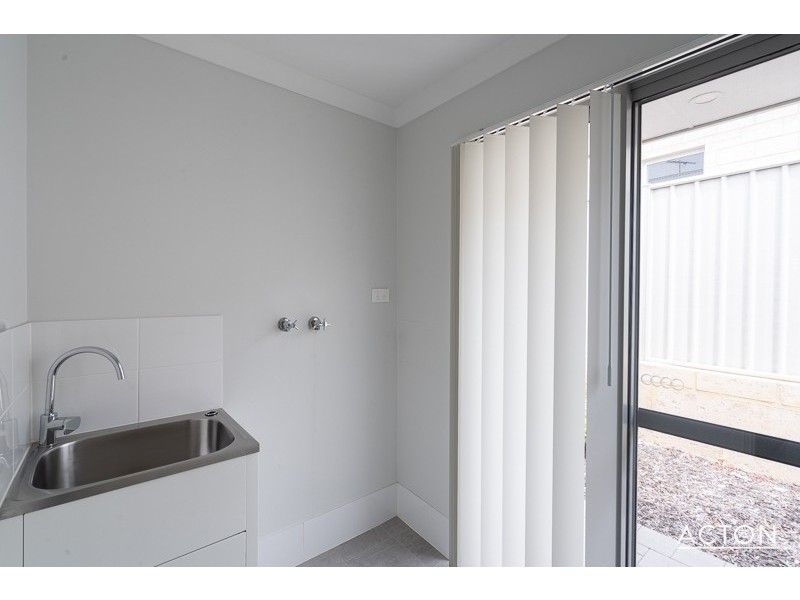 4 Yerilla Road, Golden Bay WA 6174