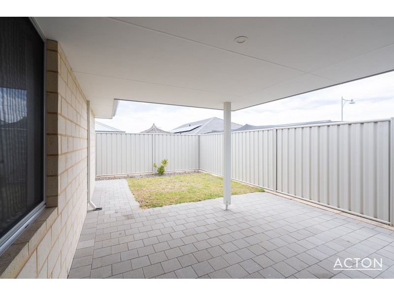 4 Yerilla Road, Golden Bay WA 6174