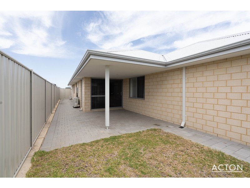 4 Yerilla Road, Golden Bay WA 6174