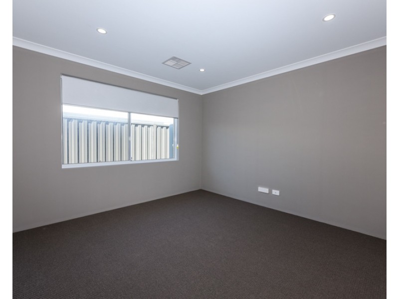 12 Pardalote Way, Erskine WA 6210