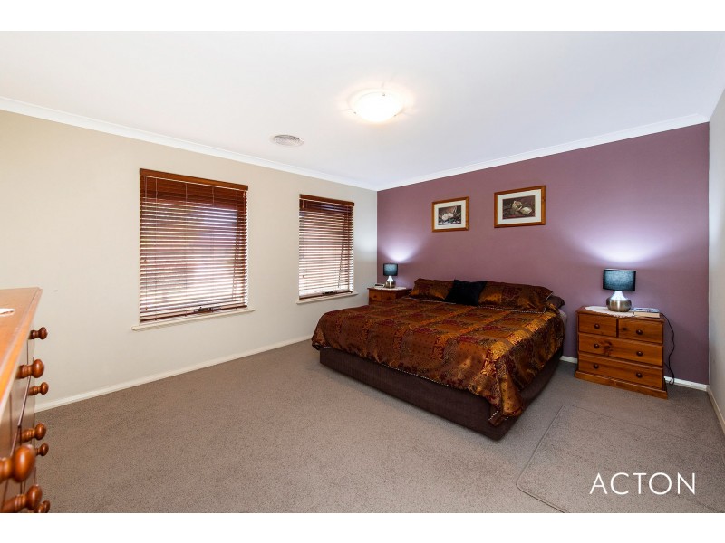 4 Wirra Lane, Lakelands WA 6180