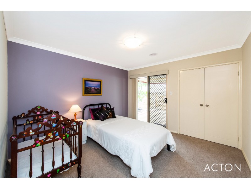 4 Wirra Lane, Lakelands WA 6180