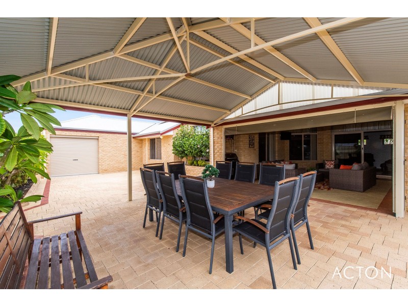 4 Wirra Lane, Lakelands WA 6180