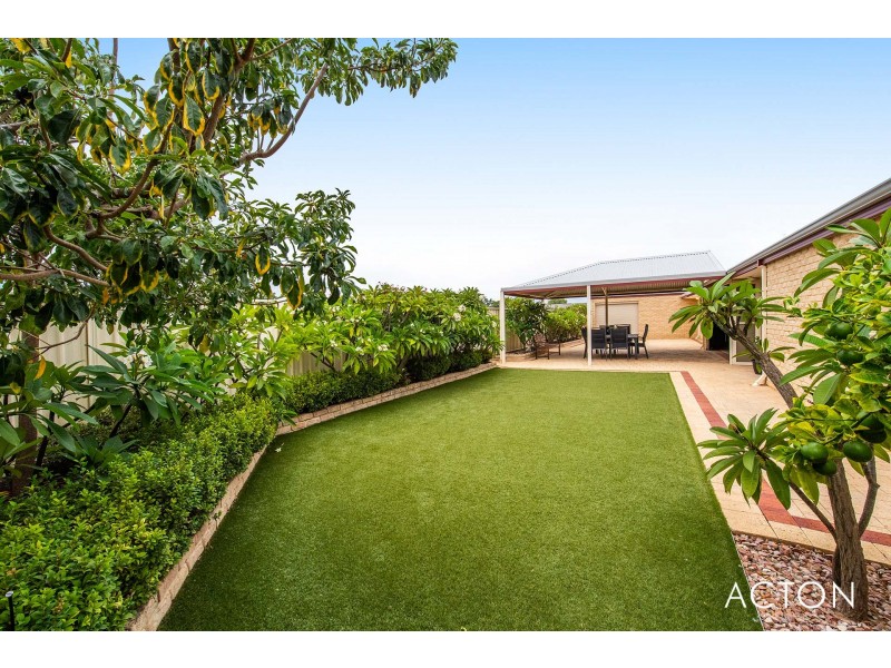 4 Wirra Lane, Lakelands WA 6180