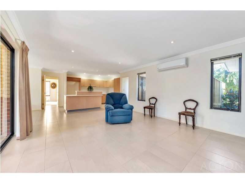 22 Zamia Loop, Wannanup WA 6210