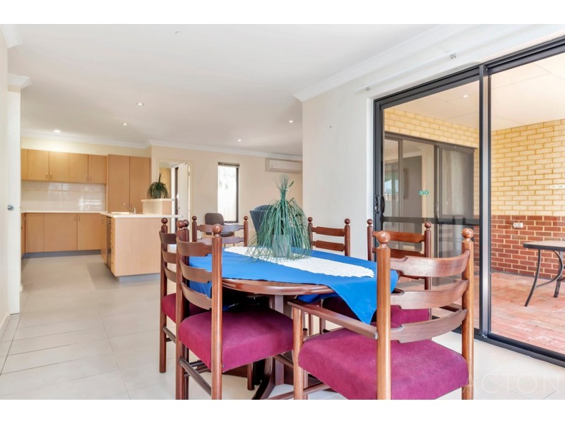 22 Zamia Loop, Wannanup WA 6210