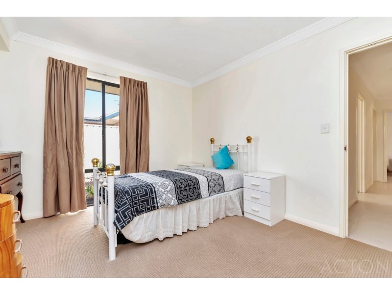 22 Zamia Loop, Wannanup WA 6210