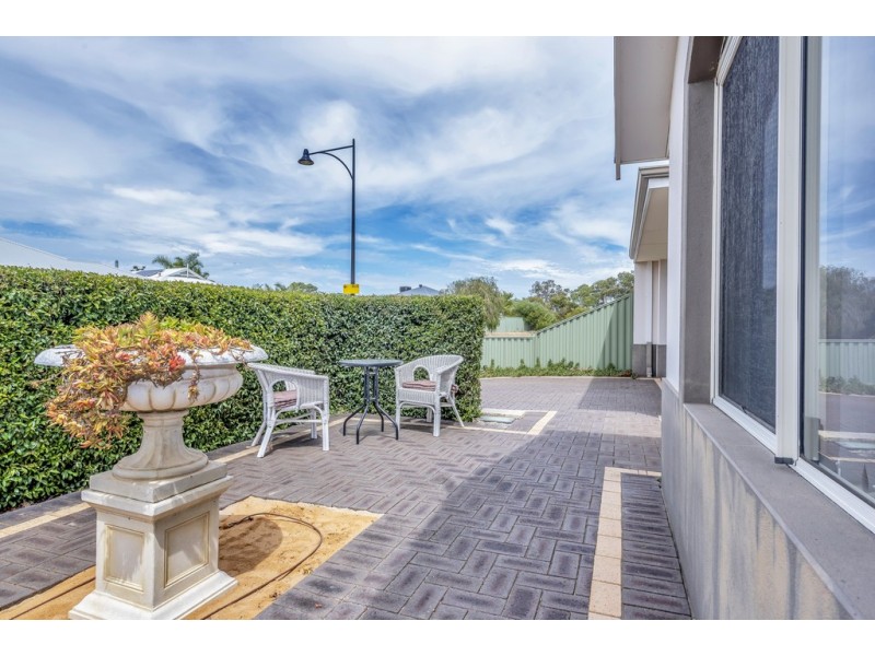 5 Bibbulmun Meander, Ravenswood WA 6208