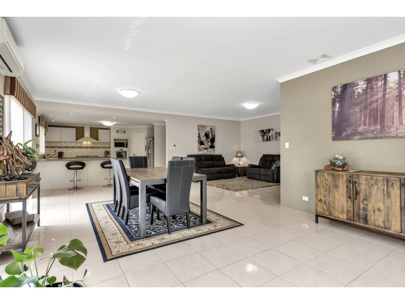 5 Bibbulmun Meander, Ravenswood WA 6208