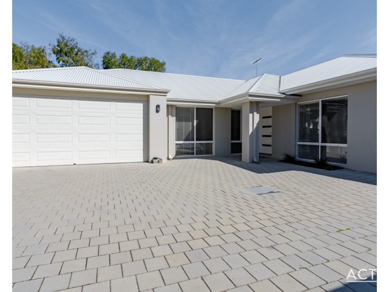 14B Scrivener Place, Halls Head WA 6210