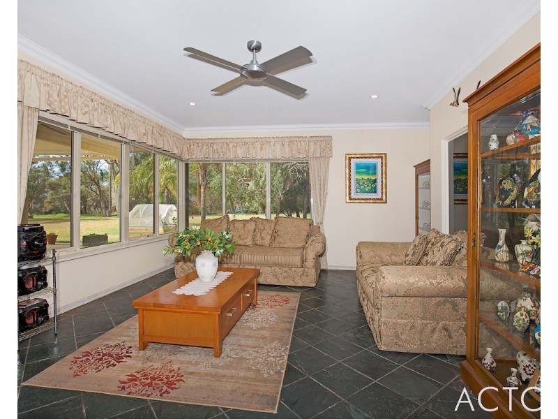 20 Bulara Road, Greenfields WA 6210