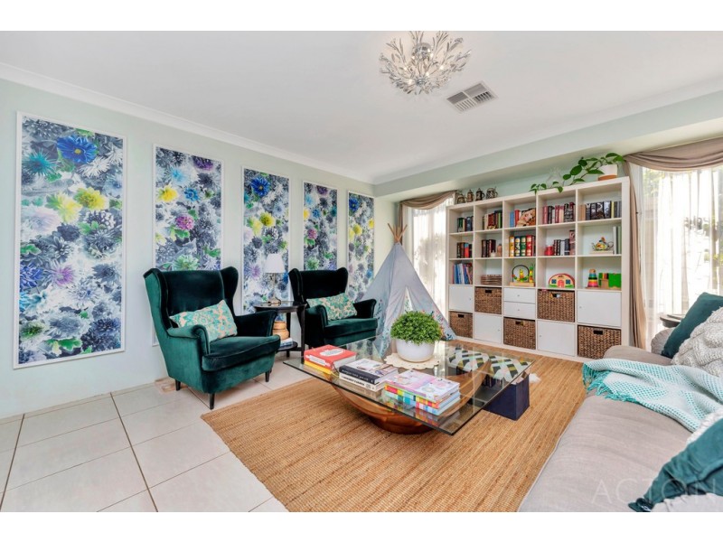 176 Badgerup Avenue, Lakelands WA 6180