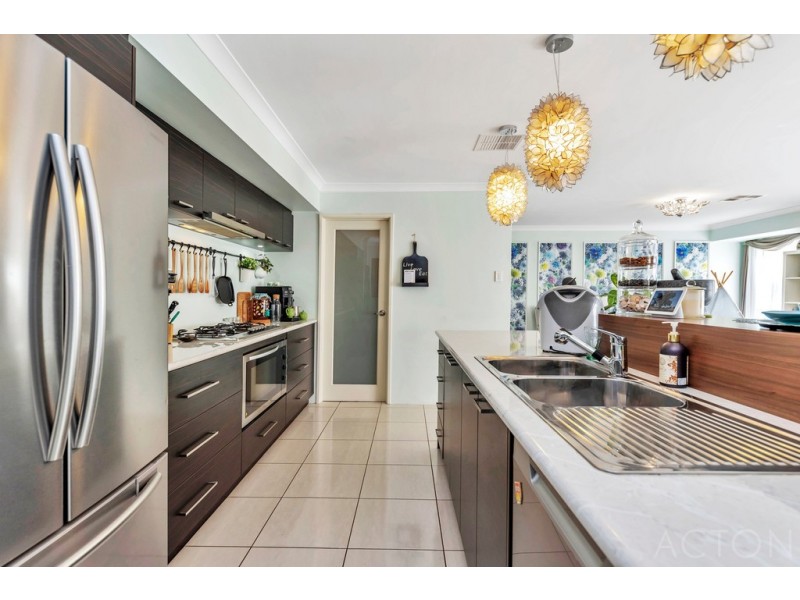 176 Badgerup Avenue, Lakelands WA 6180