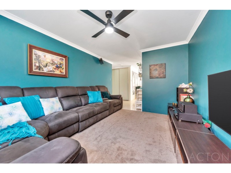 176 Badgerup Avenue, Lakelands WA 6180