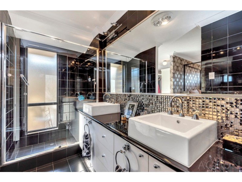 176 Badgerup Avenue, Lakelands WA 6180