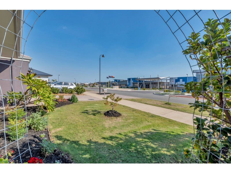 176 Badgerup Avenue, Lakelands WA 6180