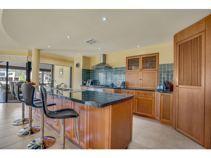 5 Solstraale Place, Halls Head WA 6210