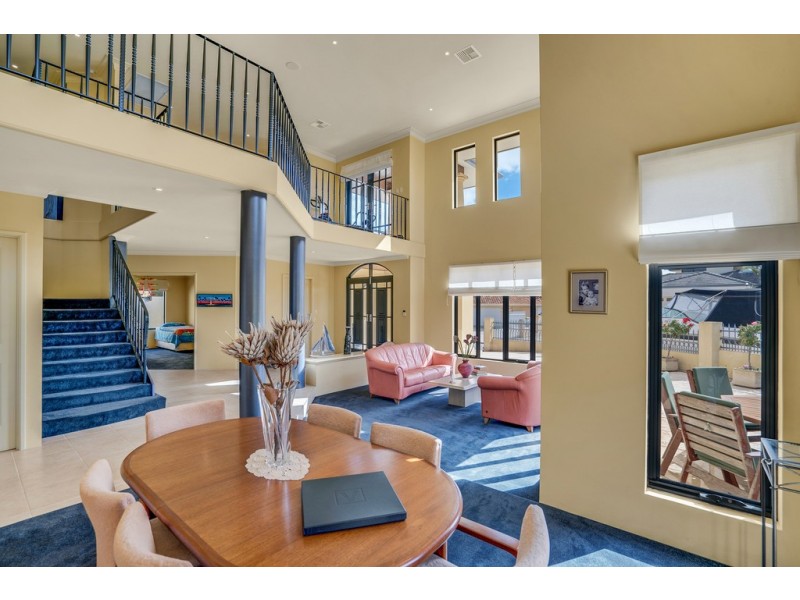 5 Solstraale Place, Halls Head WA 6210